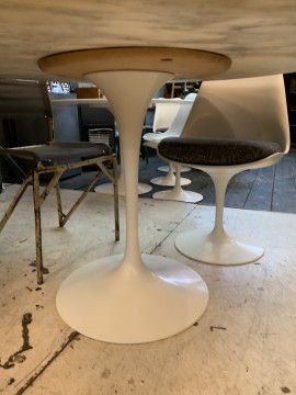 Table KNOLL diam 120 cm Marbre Arabescato de Carrare par Eero Saarinen pour Knoll Première édition //  vendu //