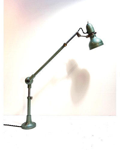 LAMPE ARTICULEE VERTE MARTELEE  de LUMINA 1960