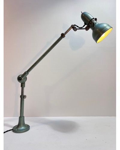 LAMPE ARTICULEE VERTE MARTELEE  de LUMINA 1960