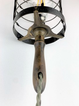 ANCIENNE LAMPE BALADEUSE 1920 -1930  bois / metal