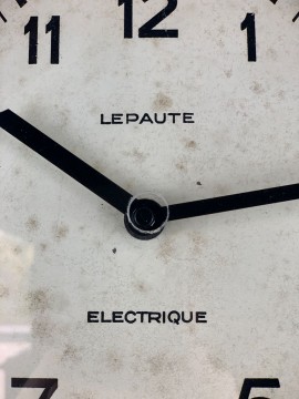 Horloge d'Atelier de marque LEPAUTE  1940 - 1950  ref lepaute1