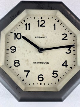 Horloge d'Atelier de marque LEPAUTE  1940 - 1950  ref lepaute1