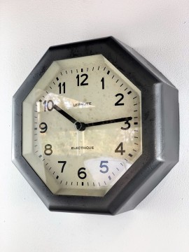 Horloge d'Atelier de marque LEPAUTE  1940 - 1950  ref lepaute1