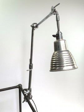 LAMPE " TOUS SENS " 1920 1930 version Nickelée Etau 2 bras