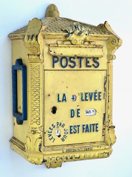 File:Musee de la poste Boites aux lettres anciennes.jpg